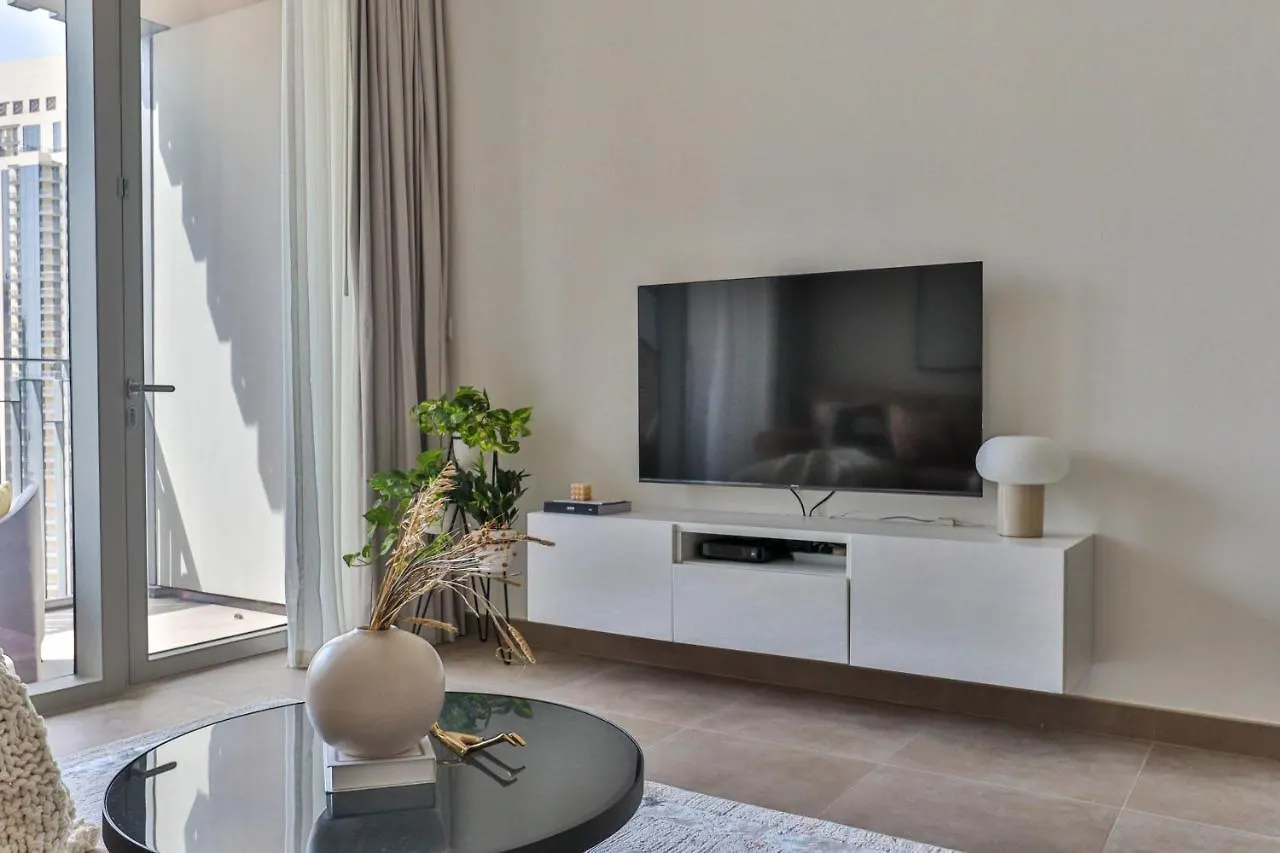 Higuests - Luxe Apartment With Panoramic Views On Dubai Creek